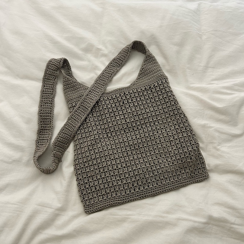 SOLD FBMP - grey crocheted shoulder bag